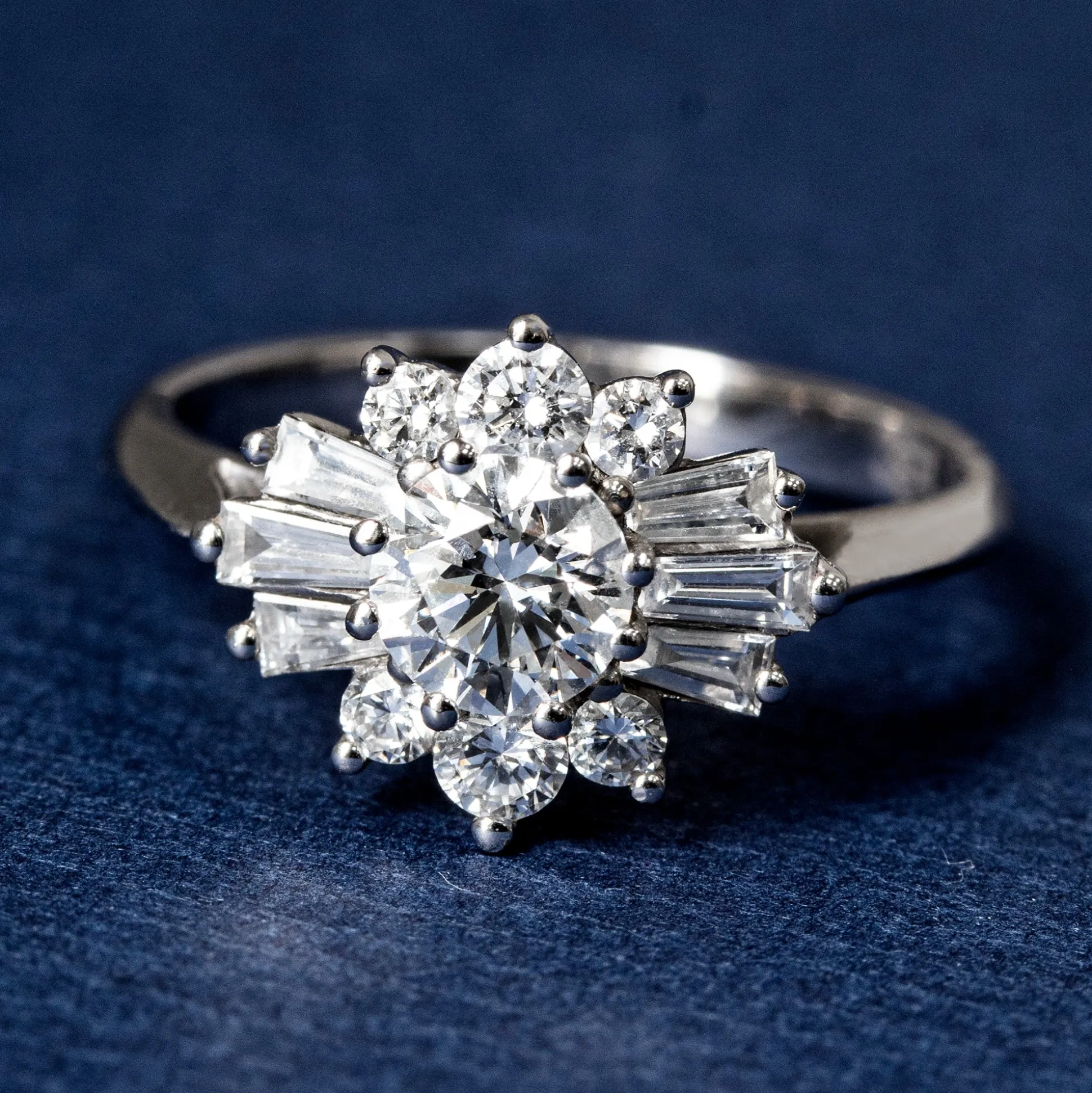 Anillo Júlia