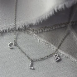 Gargantilla Tres letras Diamantes Mini