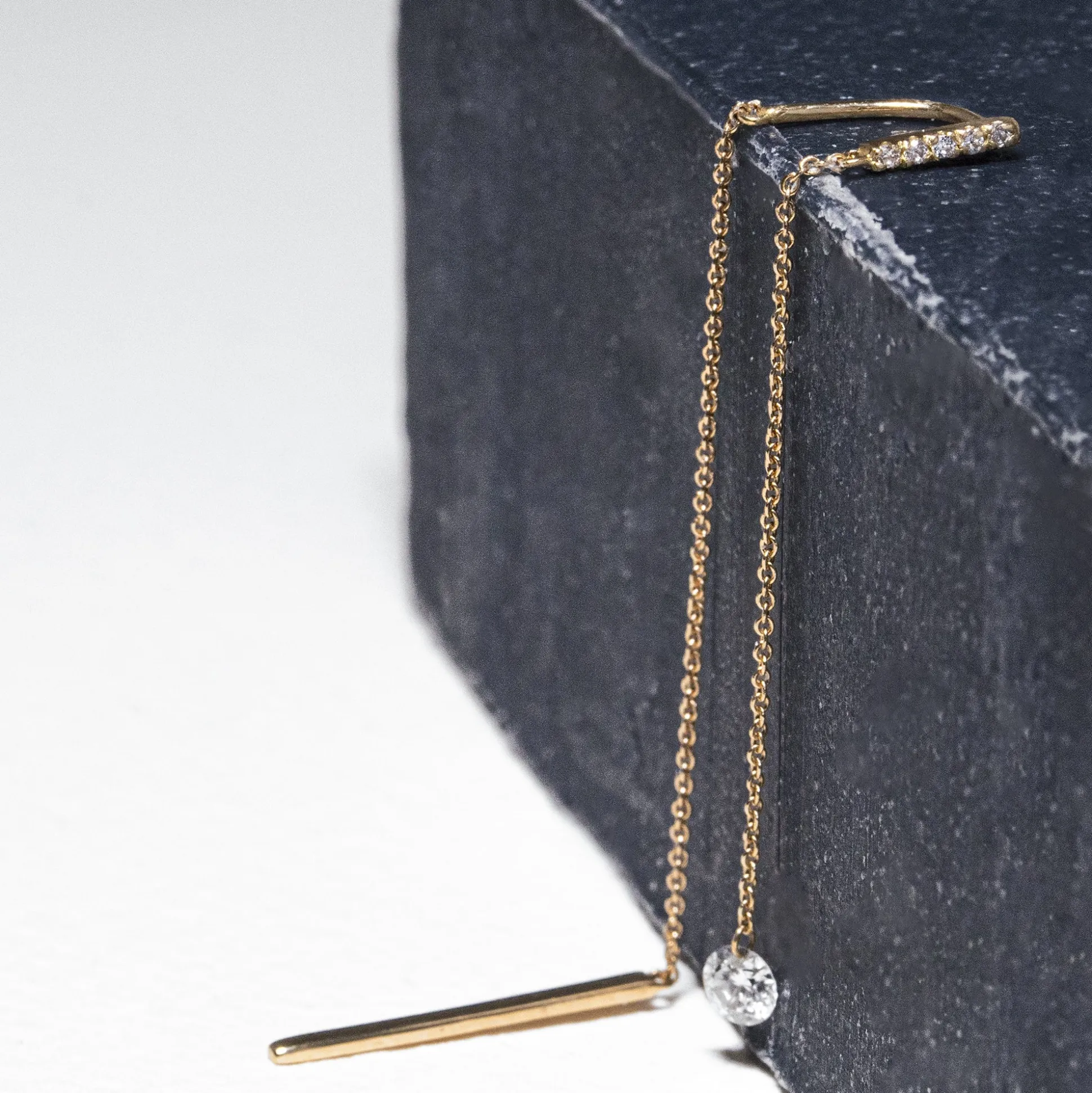 Pendiente Diamante Perforado (unidad)